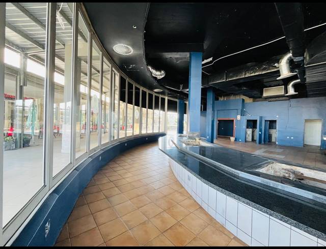 338M² RESTAURANT TO LET IN FOURWAYS